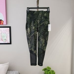 Old Navy Active Go dry camo tropical